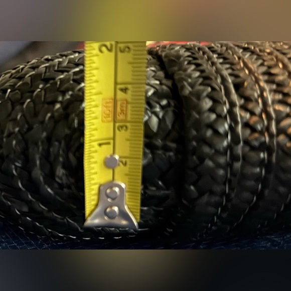 Elegant Black Woven Tote Bag with Wooden Handles - Picture 11 of 11